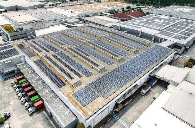 Сонячна електростанція для складу: модель доходу та економії для інвесторів